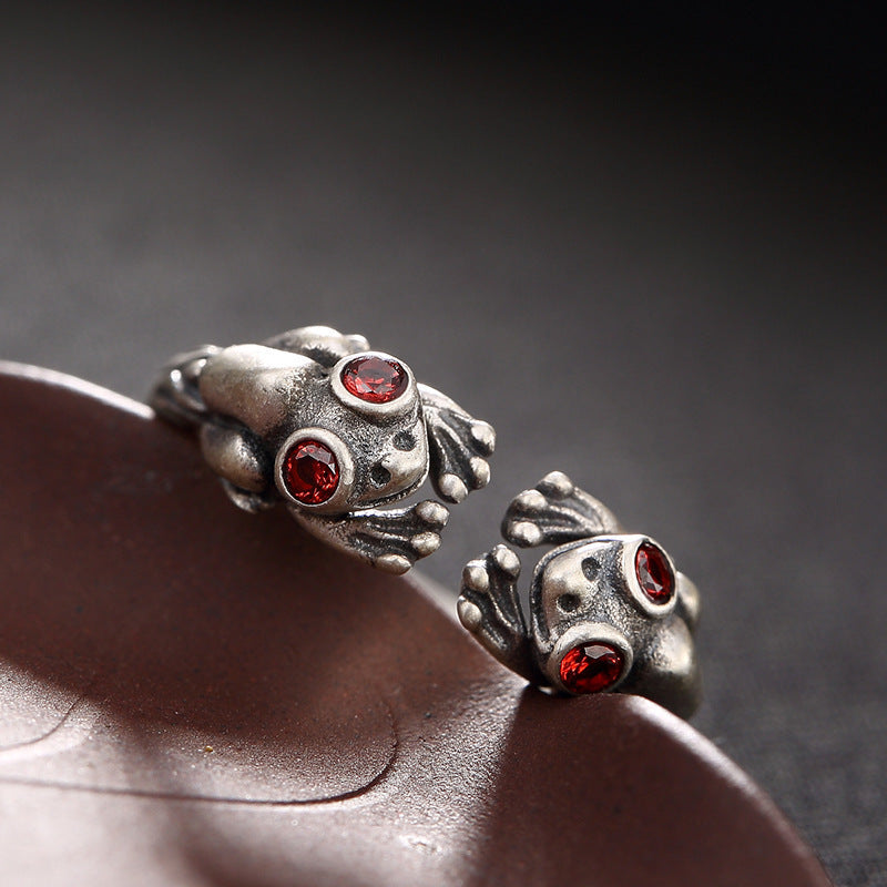 Retro-style Diamond-studded Frog Ring With An Antiqued Finish And Adjustable Opening